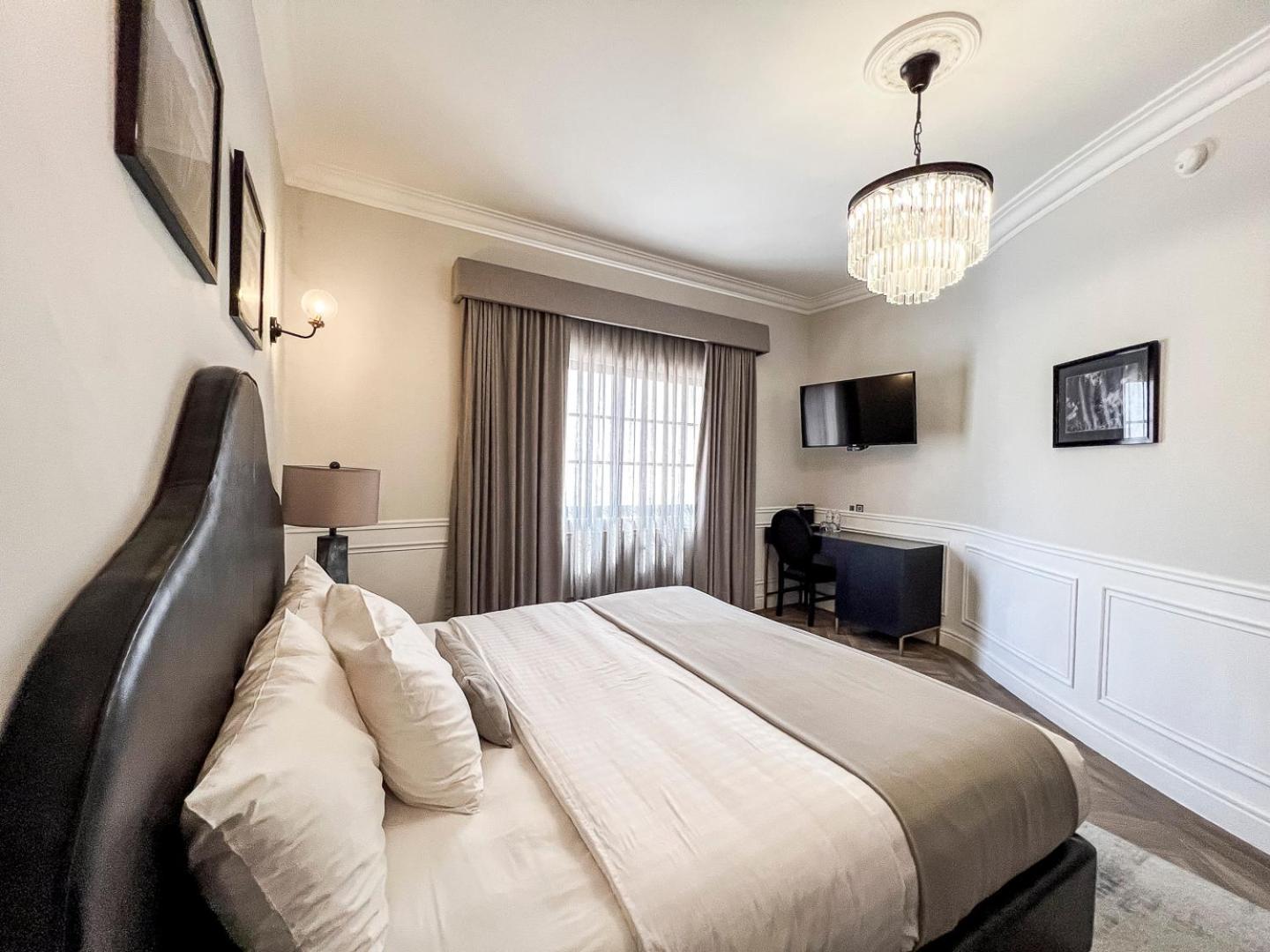 Hotel Mansion E Borbon 莱昂 外观 照片