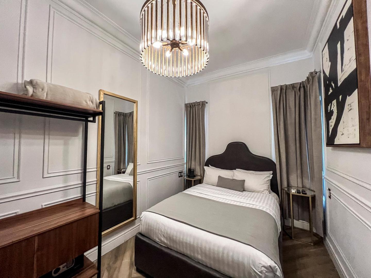 Hotel Mansion E Borbon 莱昂 外观 照片