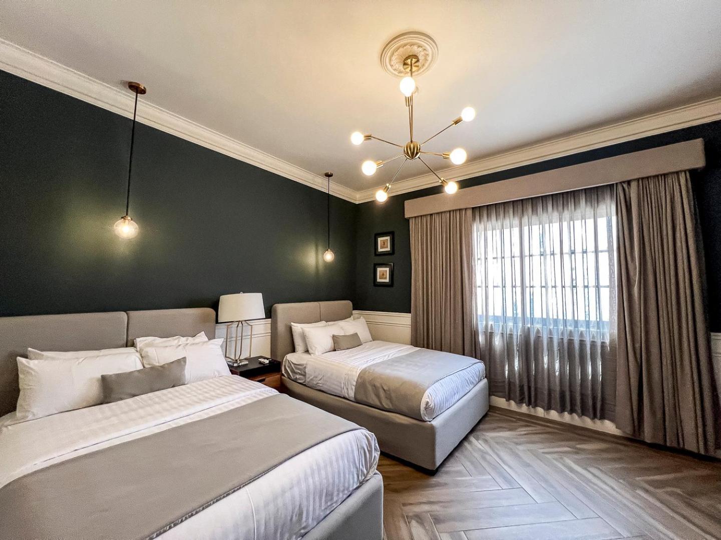 Hotel Mansion E Borbon 莱昂 外观 照片