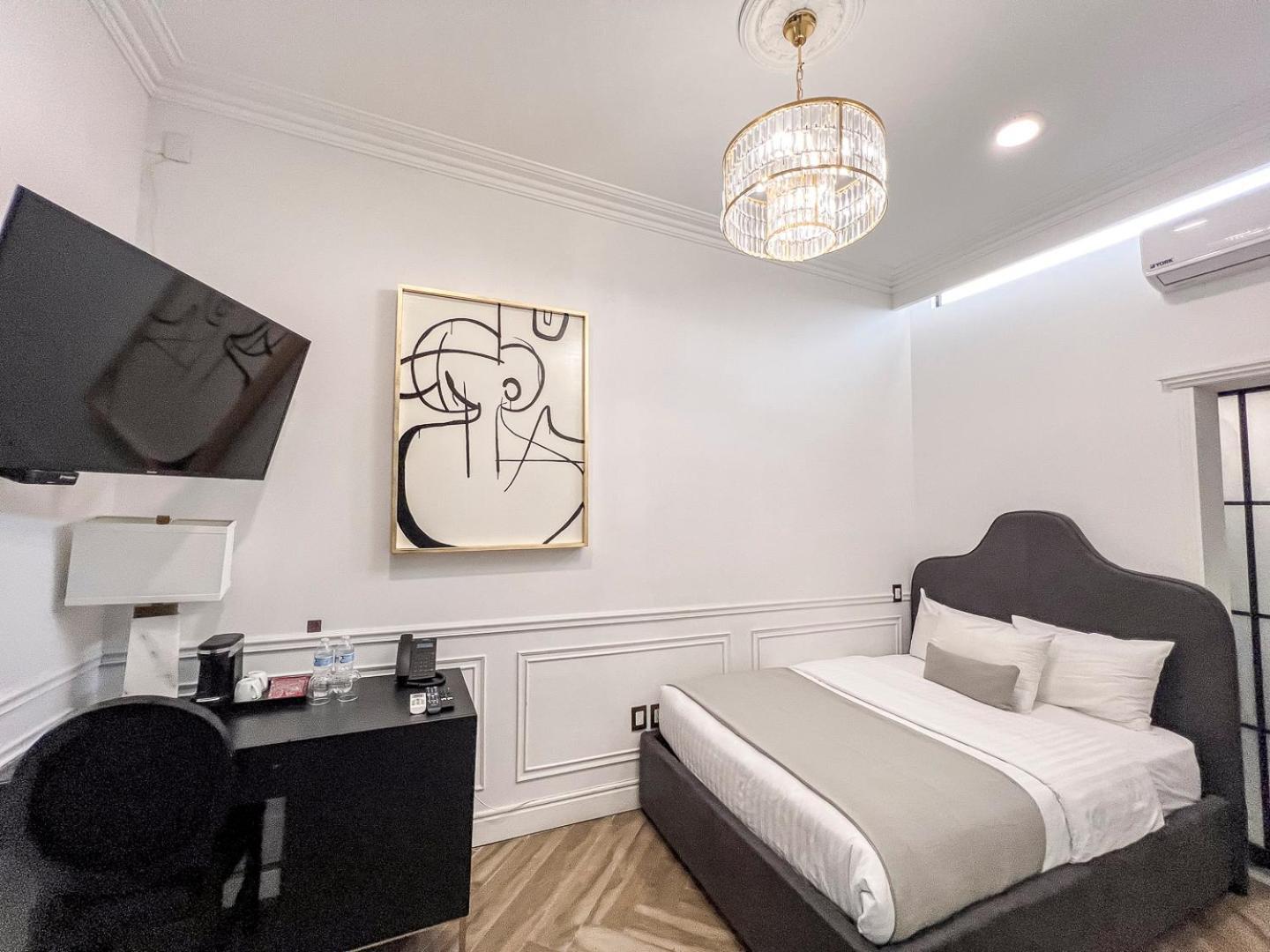 Hotel Mansion E Borbon 莱昂 外观 照片